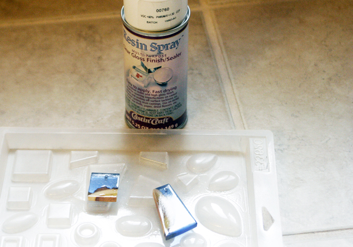 подвеска из древесной смолы - распыление с помощью распылителя смолы для отделки